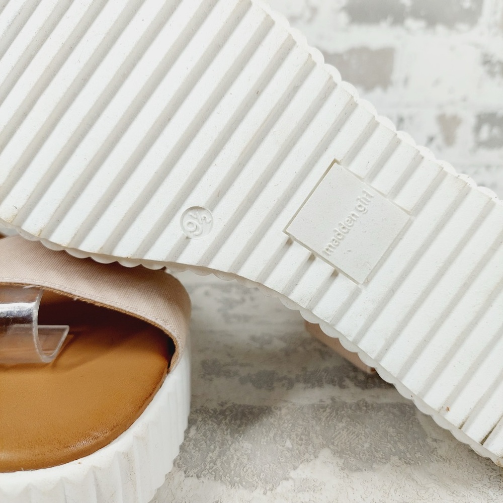 NEW Madden Girl Beige Platform Strappy Elastic Sandals V250 - Picture 8 of 10